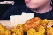 小哥爆料炸鸡视频播放大全,炸鸡视频播放大全，美味瞬间尽收眼底！